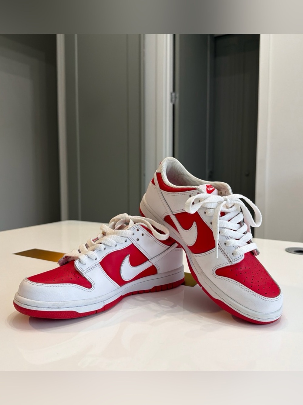 Nike Men’s Low-Top Sneakers - White / Red